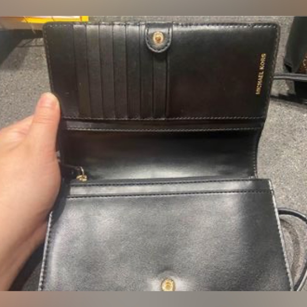 Mk Purse Crossbody - Picture 3 of 5